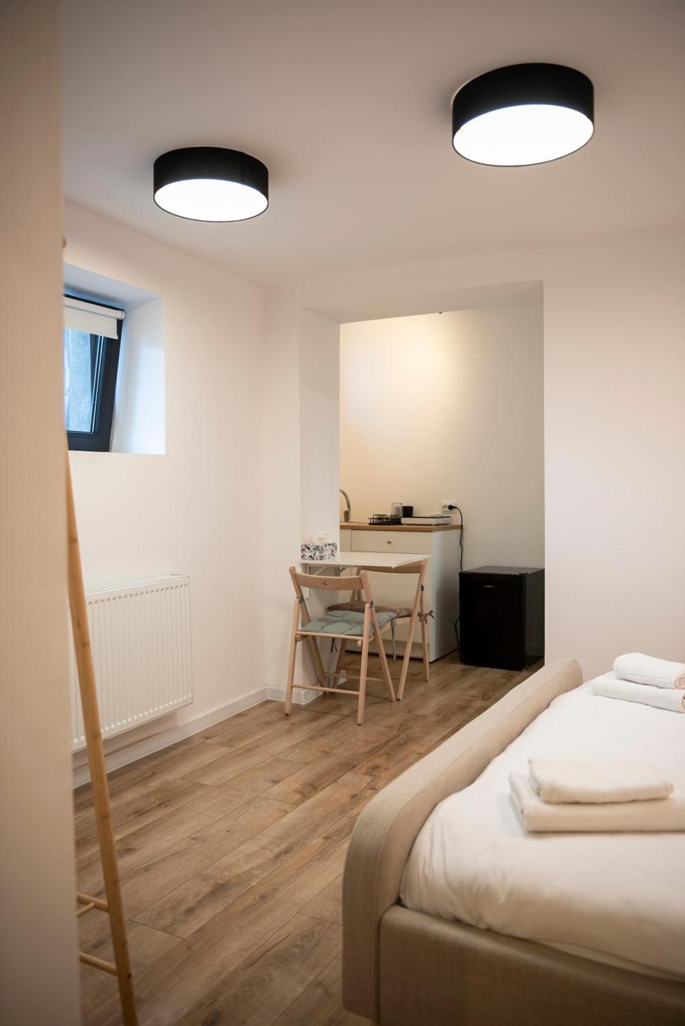 Lazynest * Bucureşti