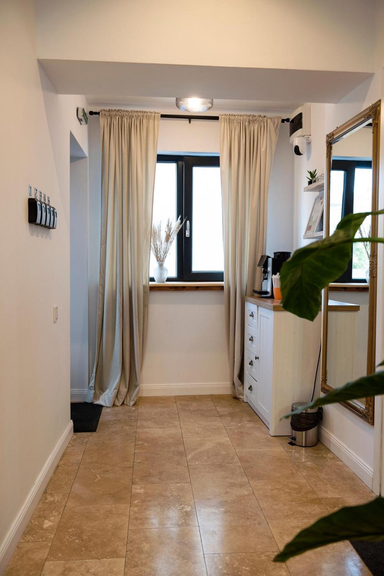 Lazynest * Bucureşti